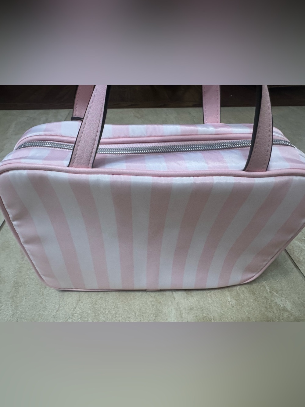 VICTORIA'S SECRET Travel Hanging Toiletry Bag - Picture 7 of 13